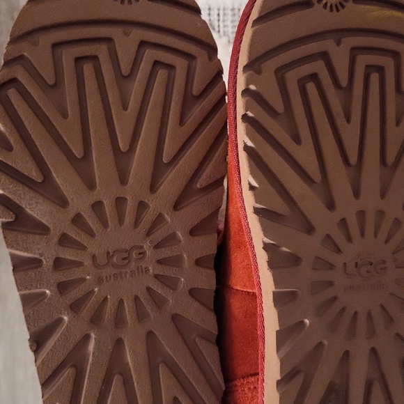 DEAL! UGGS Kaelou Bandana Red suede boots sz 4 - Picture 9 of 10